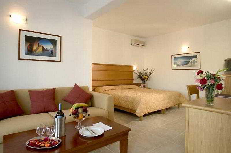 Yiannaki Hotel Ornos  Room photo